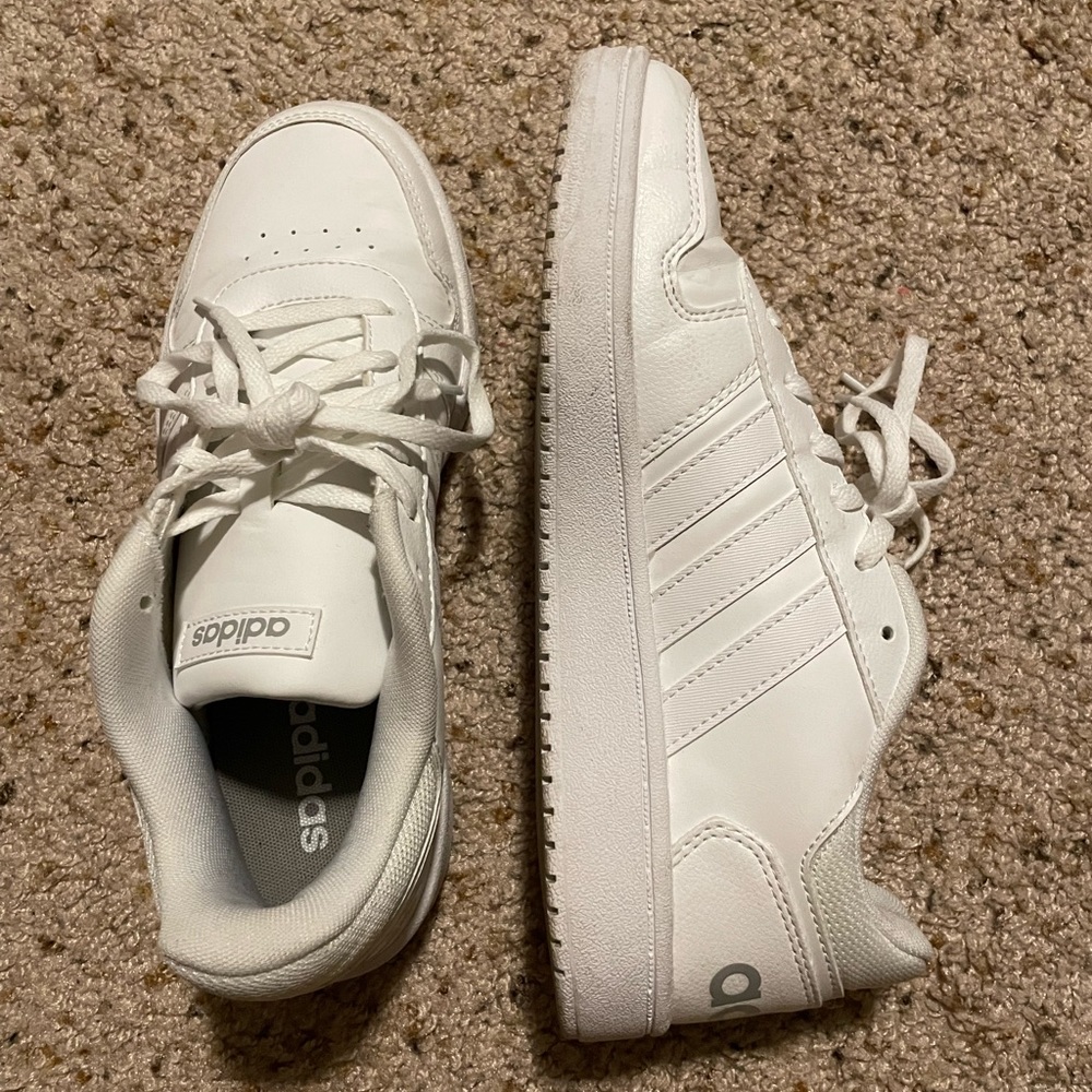 Adidas Sneakers